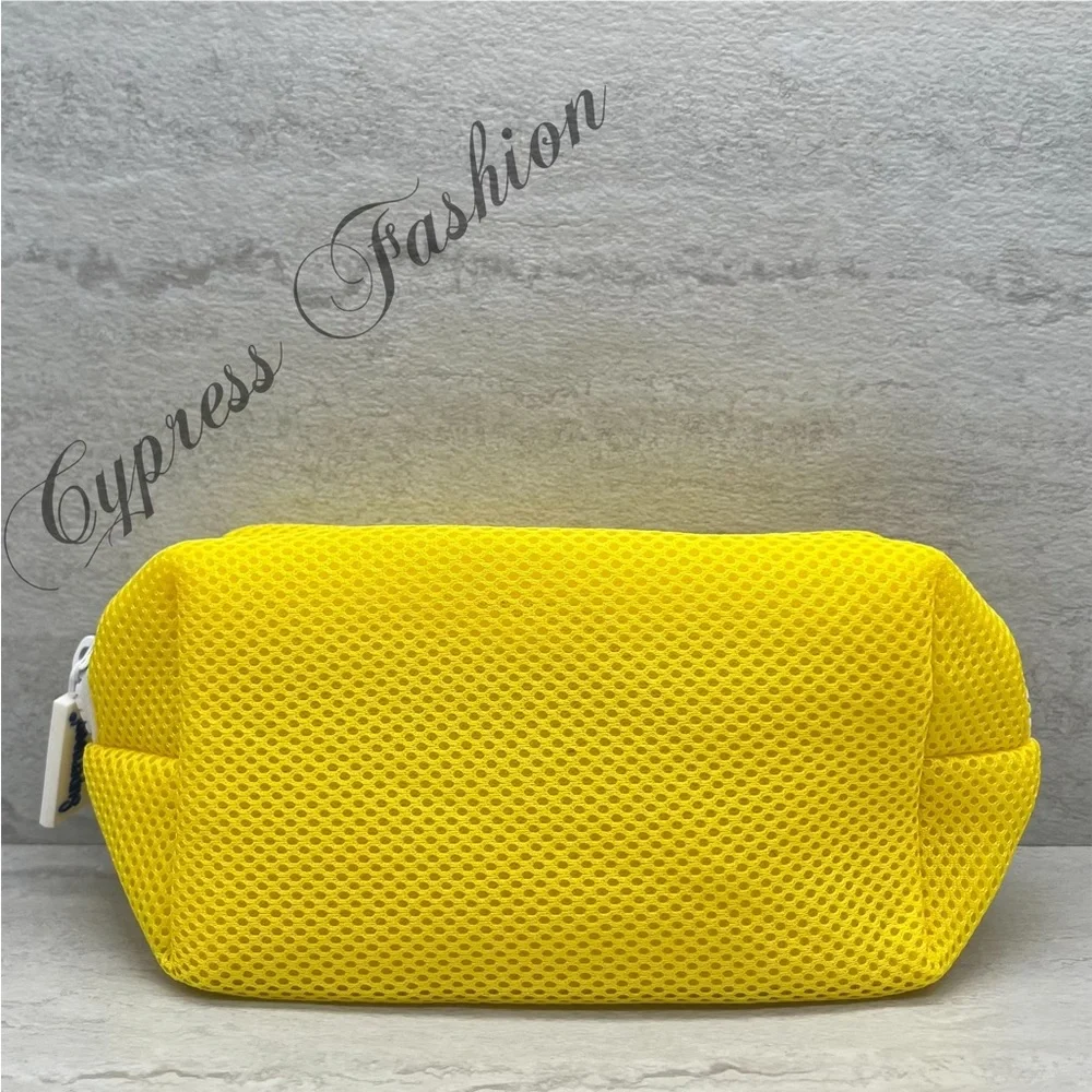 🫧 $2 Supergoop! Yellow Beauty Bag - Picture 2 of 4